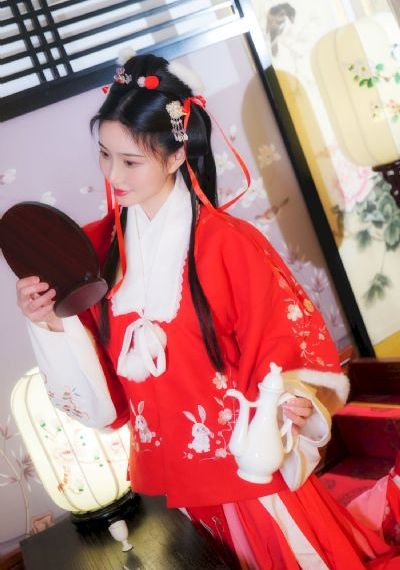 青草自慰国产喷水_字幕高清版在线播放