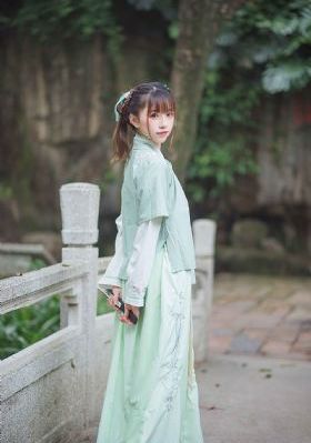 劳伦布什和女孩的犯罪行为_2019国语AV首页