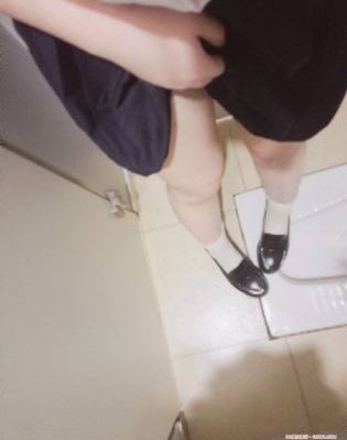 洗澡硬了被室友握住导_1080神马影院在线