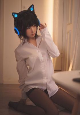 美女翘臀强进入免费看_720免费观看