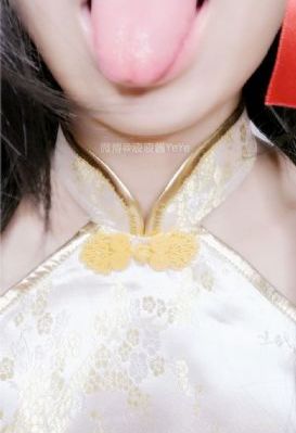 班花解开衬衫的扣子_BD国语电影全集观看