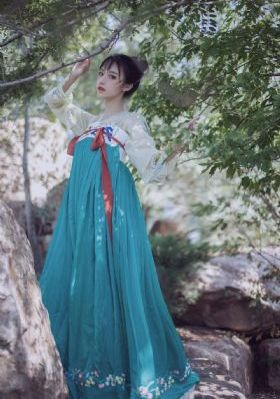 男人扒开美女狂揉_高清完整版BD