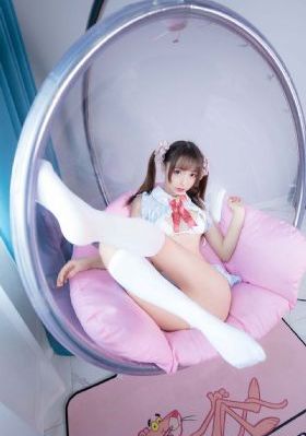 被当众脱裤子晾臀打臀缝_迅雷手机免费观看